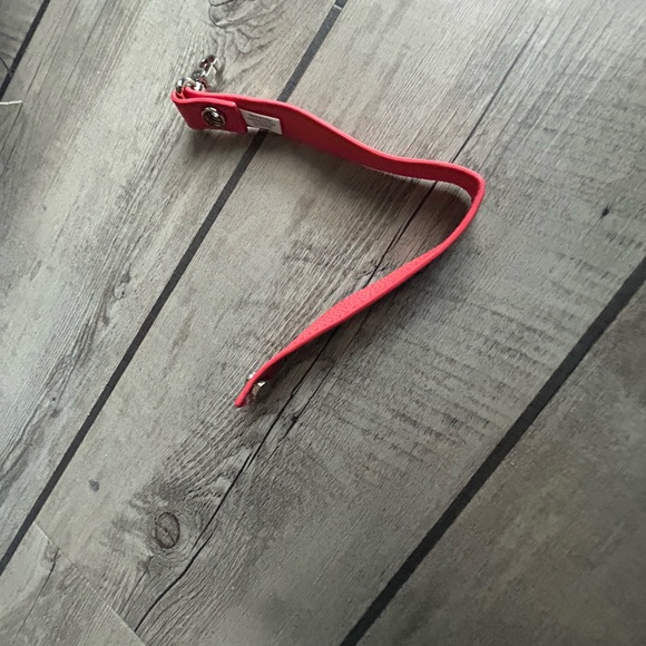 Thirty one coral wristlet strap - Picture 2 of 2